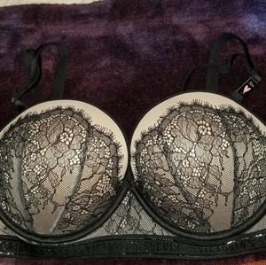 BNWT Victoria Secret 32 DD